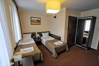 Отель Hotel Martex Плоньск Двухместный номер с 1 кроватью или 2 отдельными кроватями-4