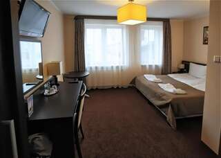 Отель Hotel Martex Плоньск Двухместный номер с 1 кроватью или 2 отдельными кроватями-5