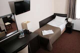 Отель Hotel Martex Плоньск Двухместный номер с 1 кроватью или 2 отдельными кроватями-8