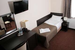 Отель Hotel Martex Плоньск Двухместный номер с 1 кроватью или 2 отдельными кроватями-2